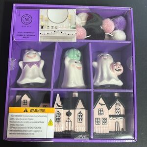 Martha Stewart 7 PC Halloween Set Pink LED Haunted House Ghost & PomPom Garland